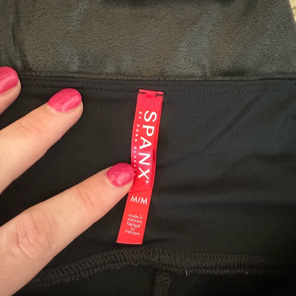 SPANX Faux Black Leather Leggings - Picture 4 of 4